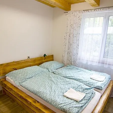 Dvoriste Lomnice nad Luznici