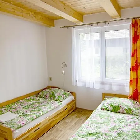 Dvoriste Lodge *
