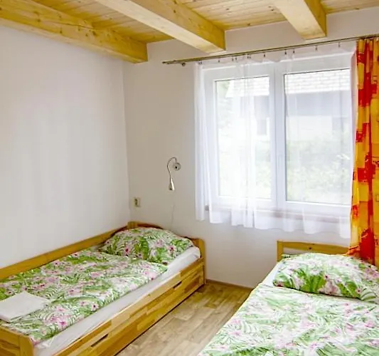 Dvoriste Lodge *